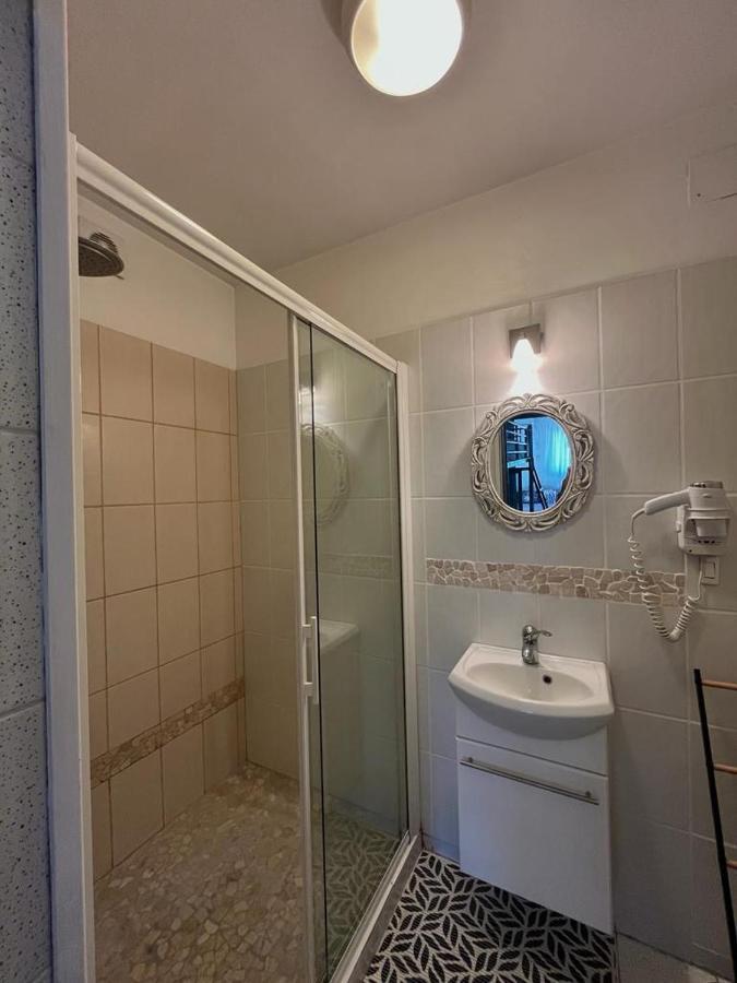 Appartement En Rez De Villa Beausite Mandelieu Exteriör bild