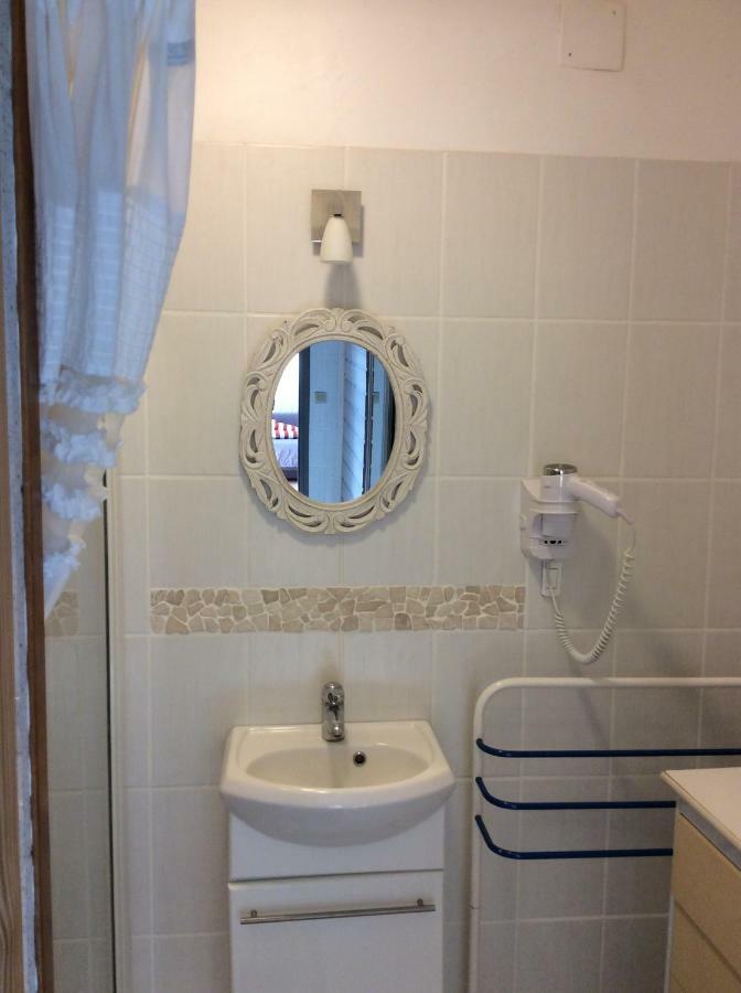 Appartement En Rez De Villa Beausite Mandelieu Exteriör bild